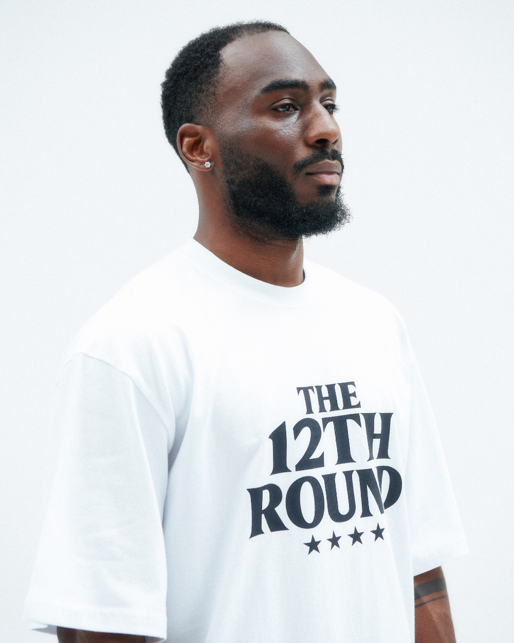 반팔 티셔츠 모델 착용 이미지-S1L9