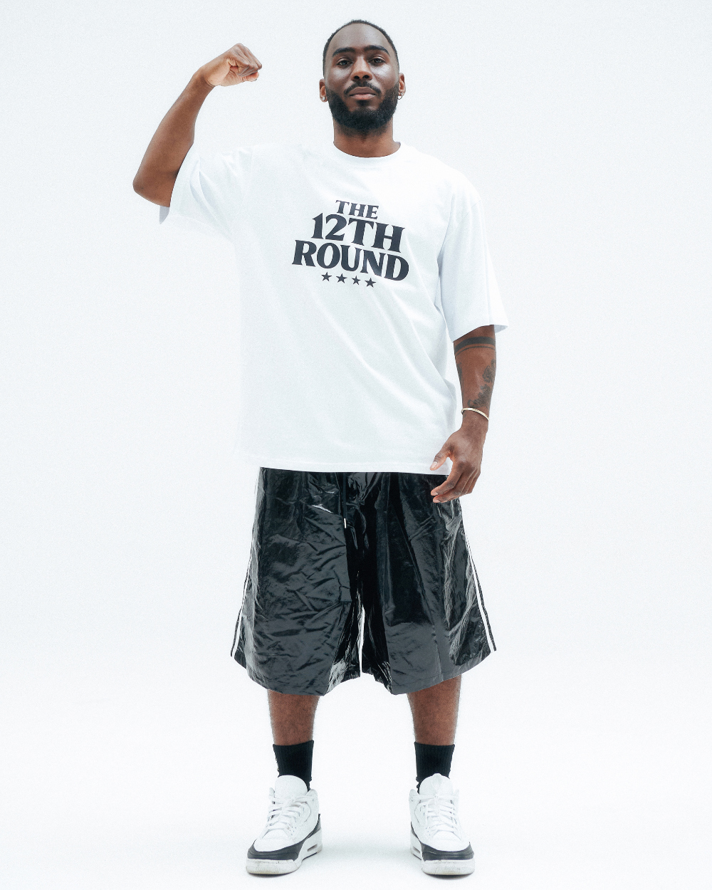 반팔 티셔츠 모델 착용 이미지-S1L7