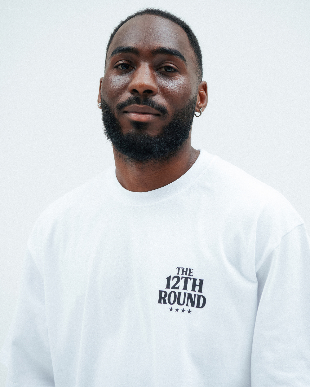 반팔 티셔츠 모델 착용 이미지-S1L13