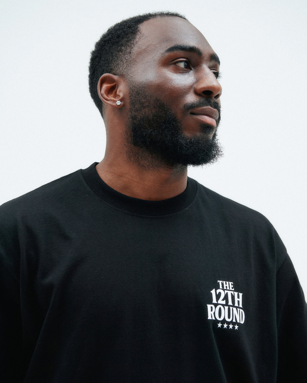 반팔 티셔츠 모델 착용 이미지-S1L3