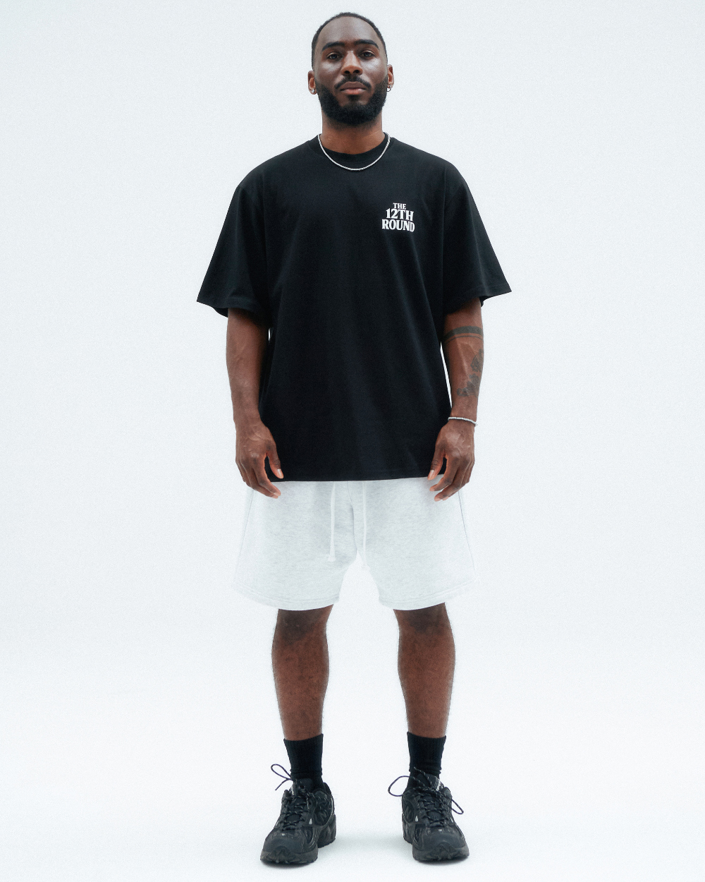 반팔 티셔츠 모델 착용 이미지-S1L7