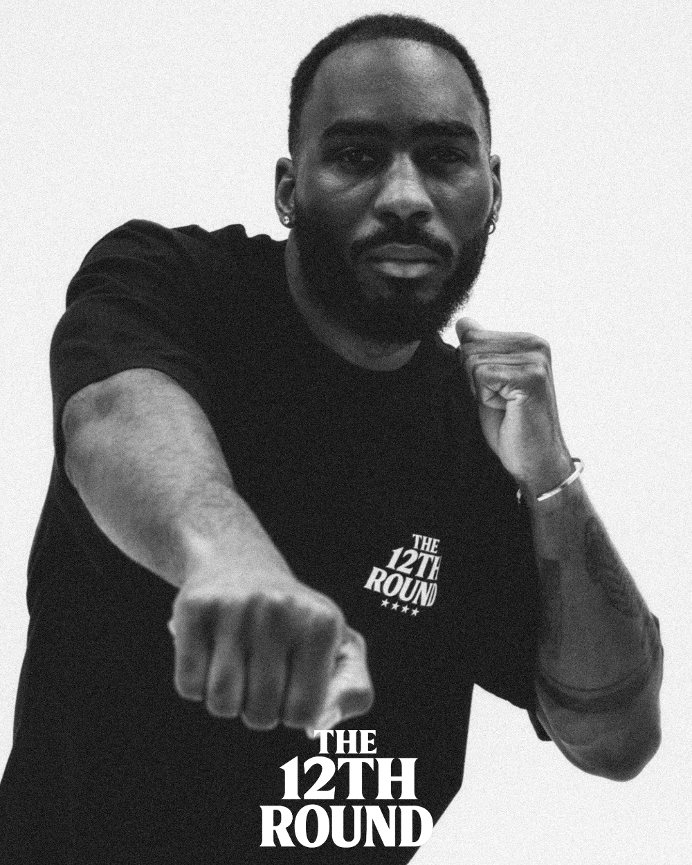 반팔 티셔츠 모델 착용 이미지-S3L3