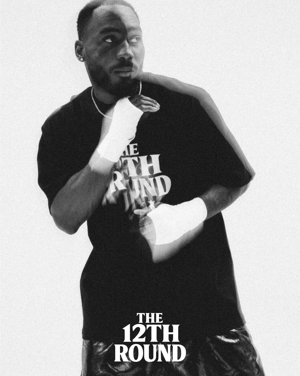 반팔 티셔츠 모델 착용 이미지-S4L2