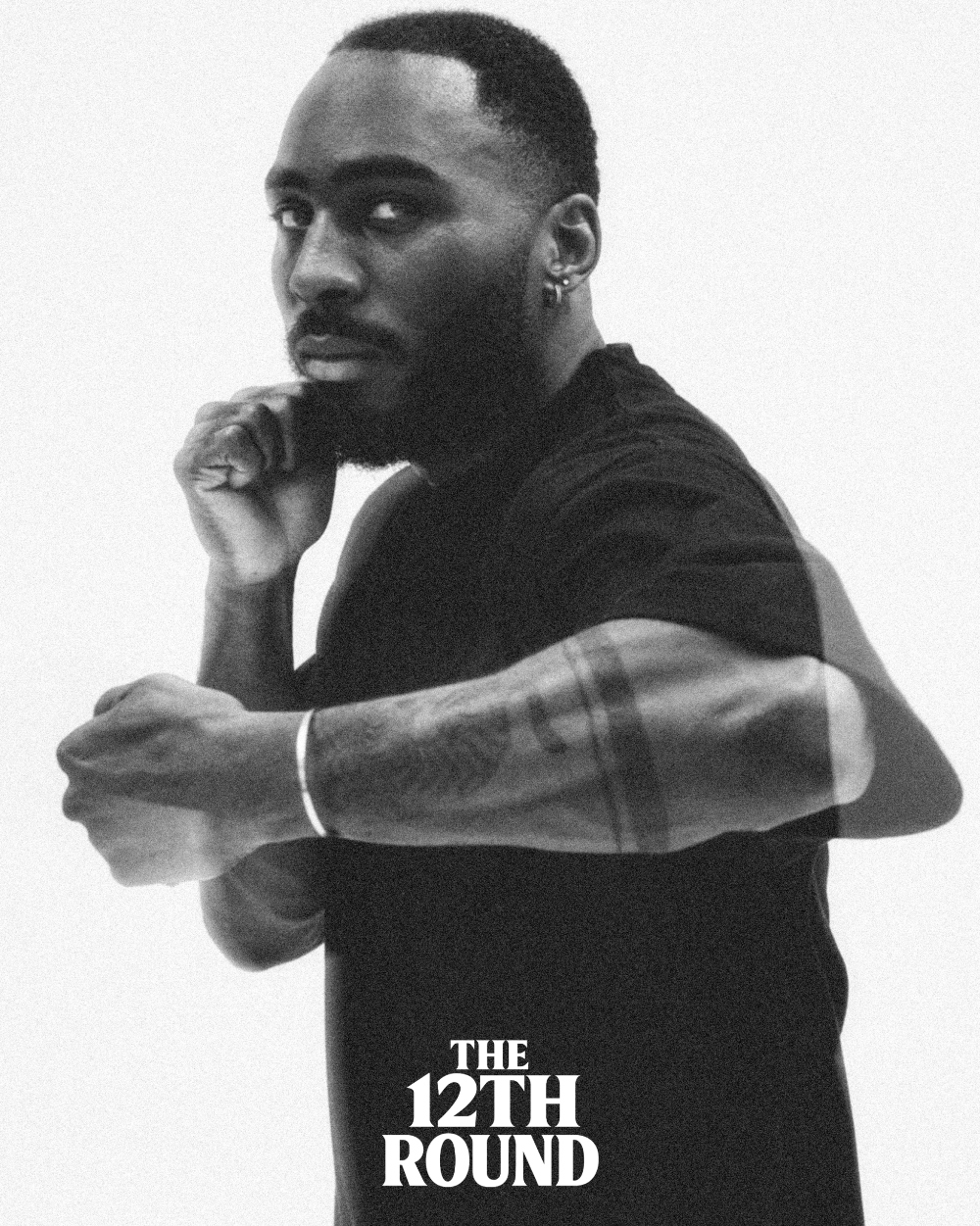 반팔 티셔츠 모델 착용 이미지-S3L2