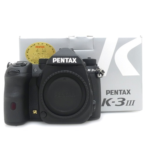 [중고] 펜탁스 PENTAX K-3 Mark III BODY 세기P&amp;C 정품 , 박스품 + 정품 배터리 2개 - 무상서비스 기간 2024년 11월 23일 * 2.000 컷 * (S)