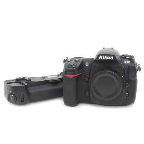 [중고] 니콘 Nikon D300 BODY 정품 + 니콘 BATTERY PACK MB-D10 정품 - 부속포함 * 61,000 컷 (A)