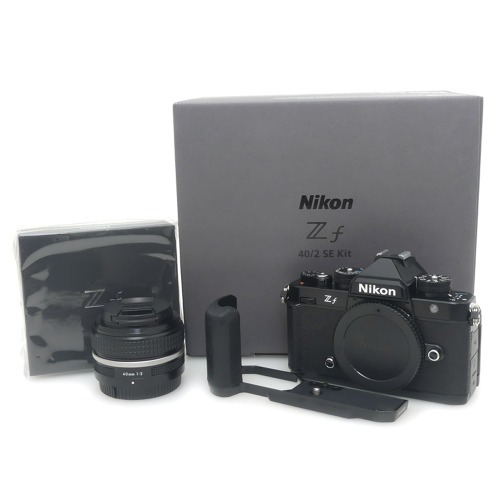 [중고-위탁판매] 니콘 Nikon ZF BODY + Z 40mm F2 SE Kit  정품 , 박스품 + 정품 배터리 2개 , L 그립 , 스트랩포함 * 3,500컷 - 무상서비스 기간 2025년 11월 (A+)