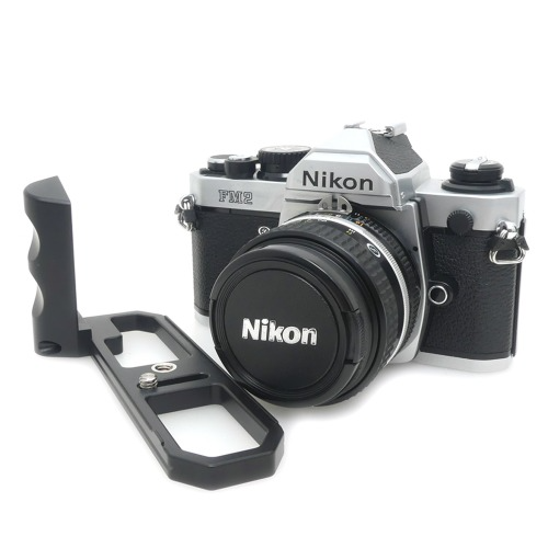 [중고] 니콘 Nikon FM2 N BODY + 니콘 Nikon MF NIKKOR 50mm F1.4 + 카메라 L 그립포함 (A+)