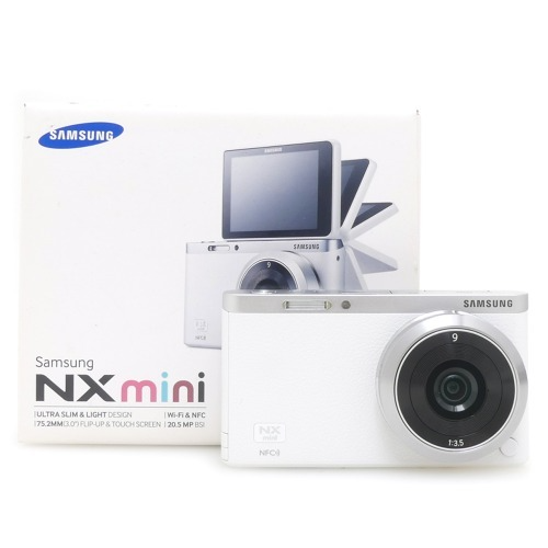 [중고] 삼성 SAMSUNG NX mini - 삼성 9mm F3.5 렌즈킷 , 박스품 (A+)