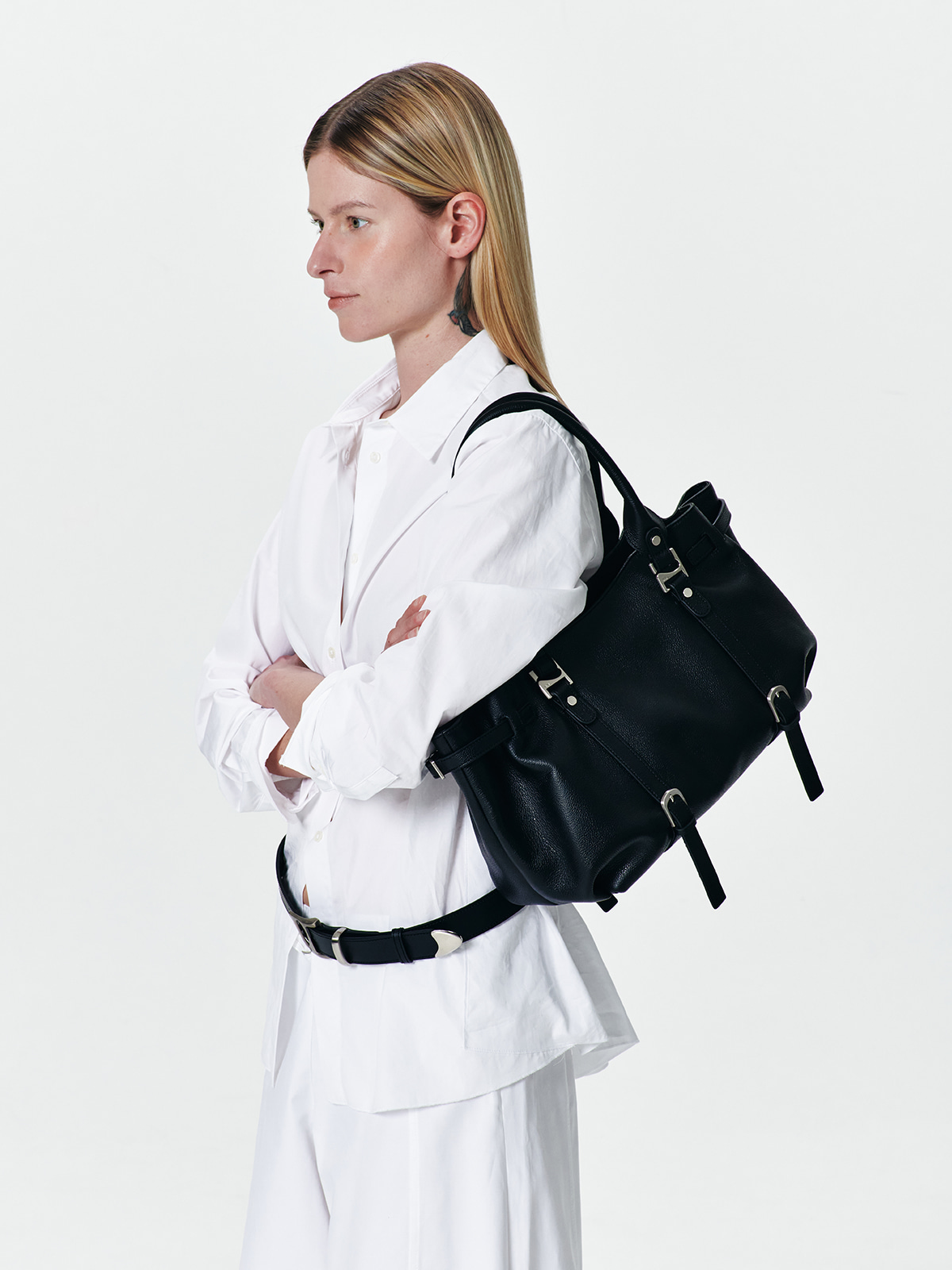 ★AHNI★ Ruskin tote bag_Black AHNI[아니] | Ruskin tote bag www.ahni.co.kr #AHNI | Instagram