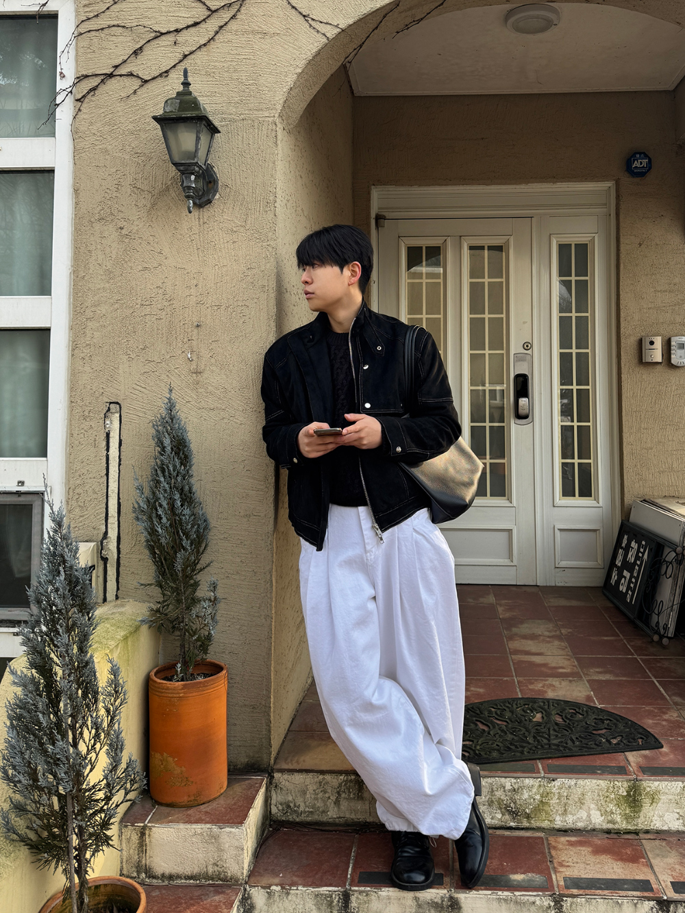 긴팔 티셔츠 모델 착용 이미지-S1L65