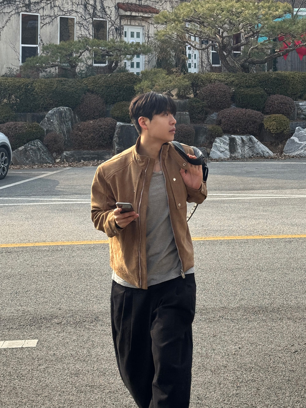 긴팔 티셔츠 모델 착용 이미지-S1L102