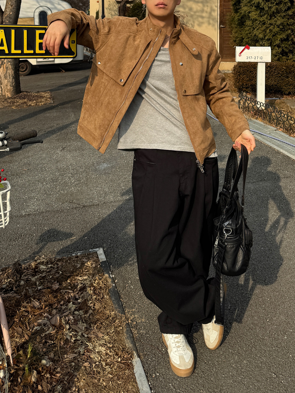 긴팔 티셔츠 모델 착용 이미지-S1L97