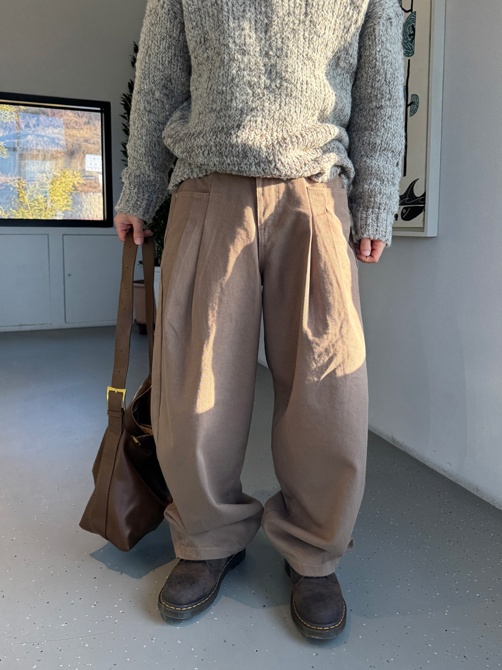 긴팔 티셔츠 모델 착용 이미지-S1L11