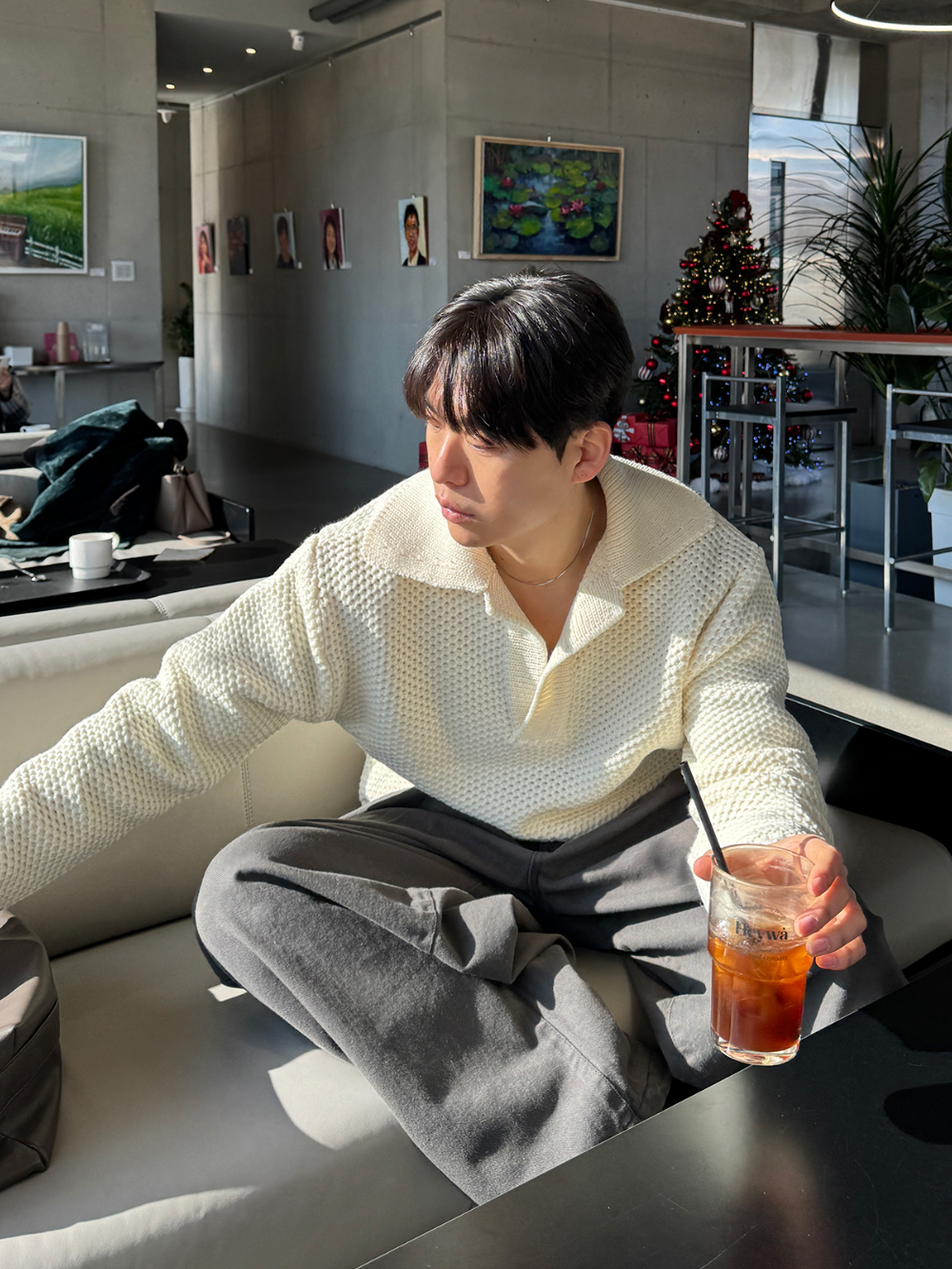 긴팔 티셔츠 모델 착용 이미지-S1L61