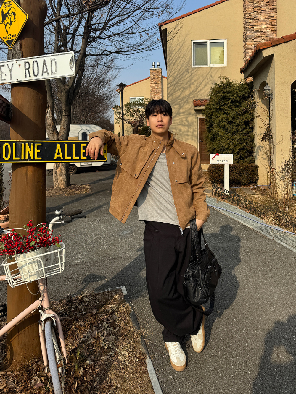 긴팔 티셔츠 모델 착용 이미지-S1L96