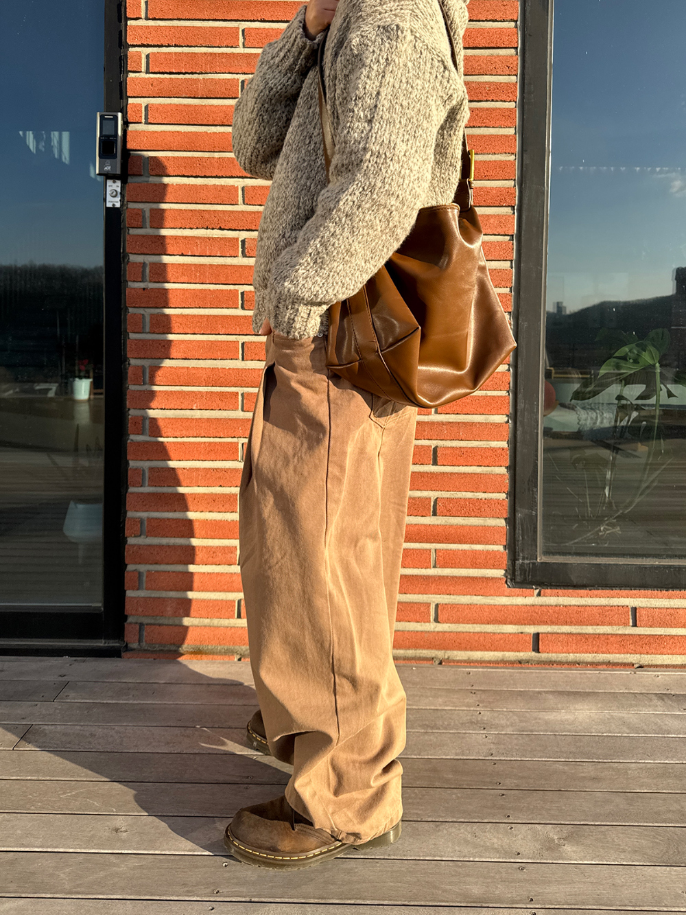 긴팔 티셔츠 모델 착용 이미지-S1L29