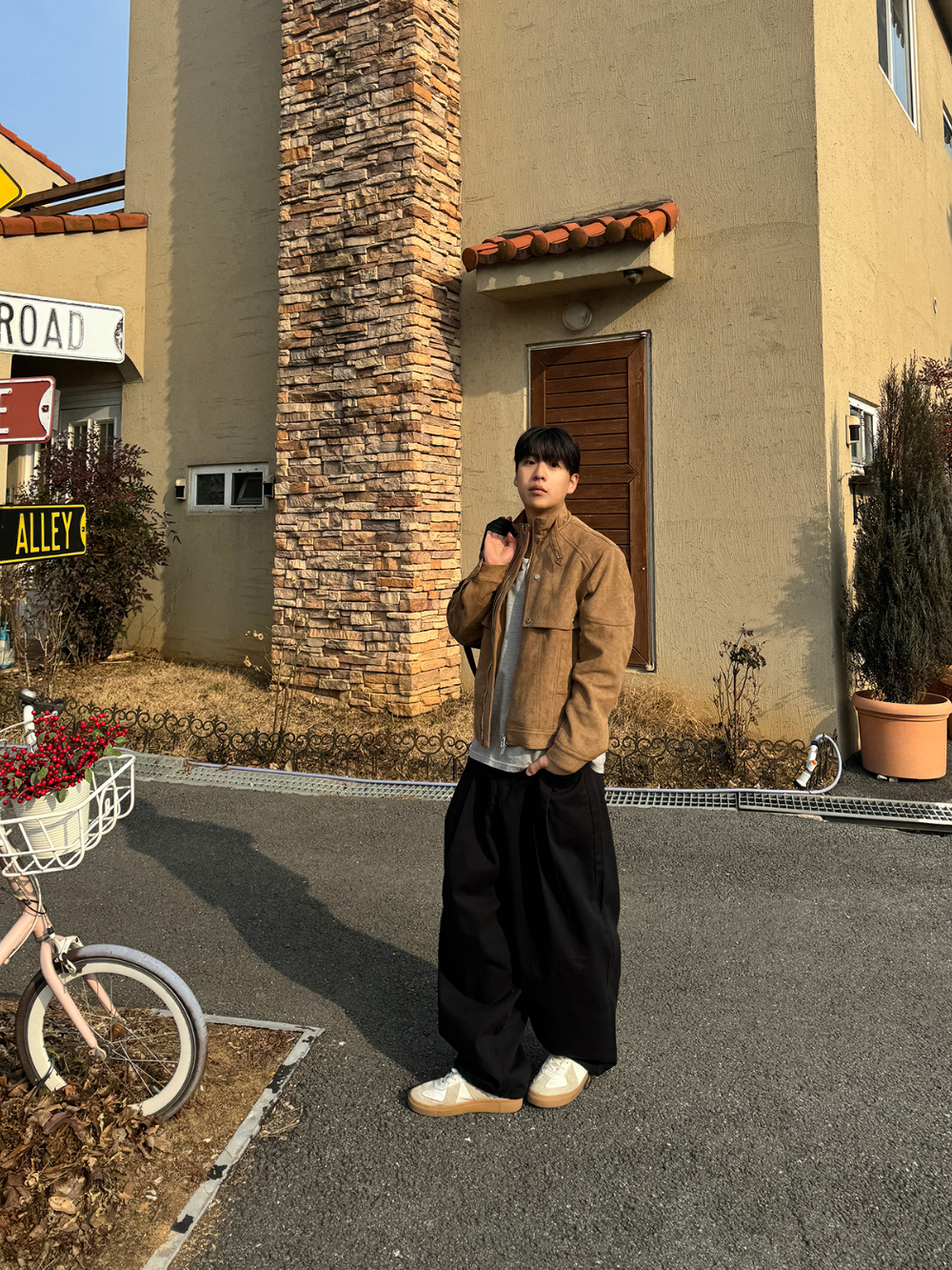 긴팔 티셔츠 모델 착용 이미지-S1L94