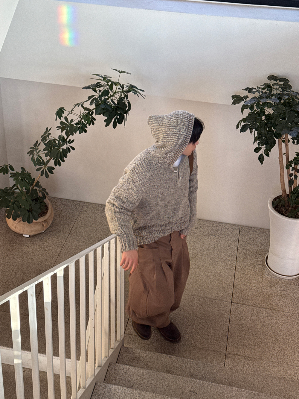 긴팔 티셔츠 모델 착용 이미지-S1L21