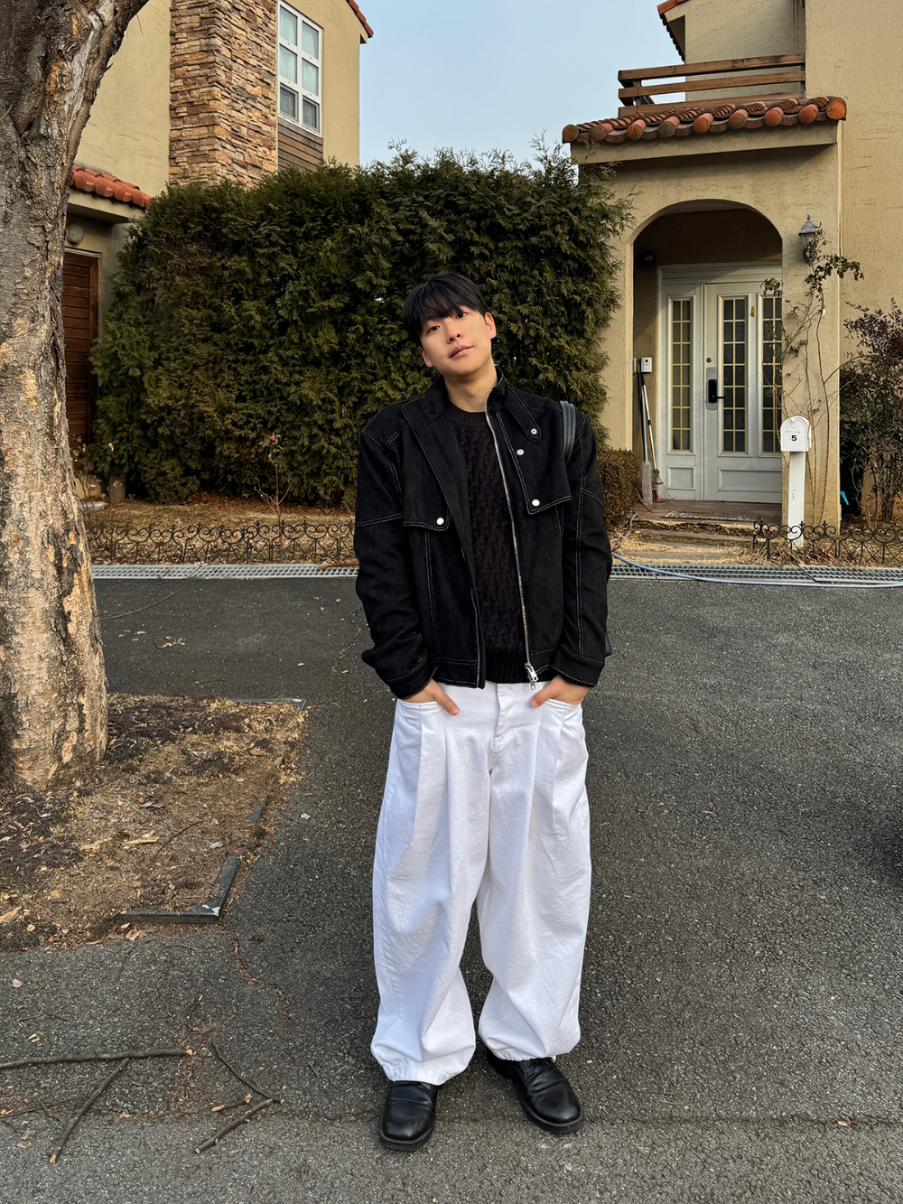 긴팔 티셔츠 모델 착용 이미지-S1L72