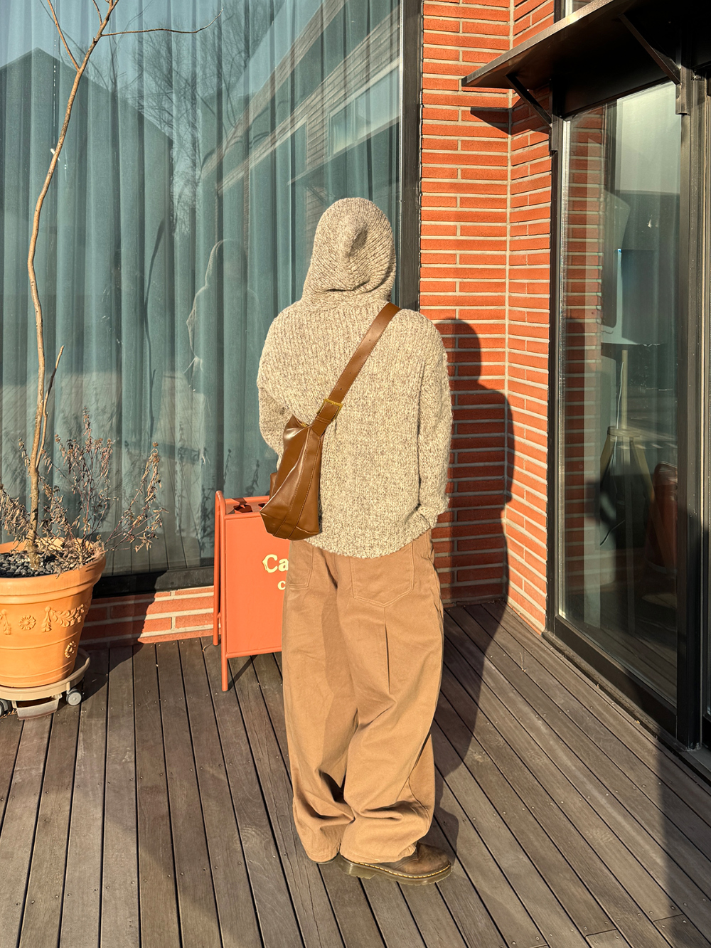 긴팔 티셔츠 모델 착용 이미지-S1L27