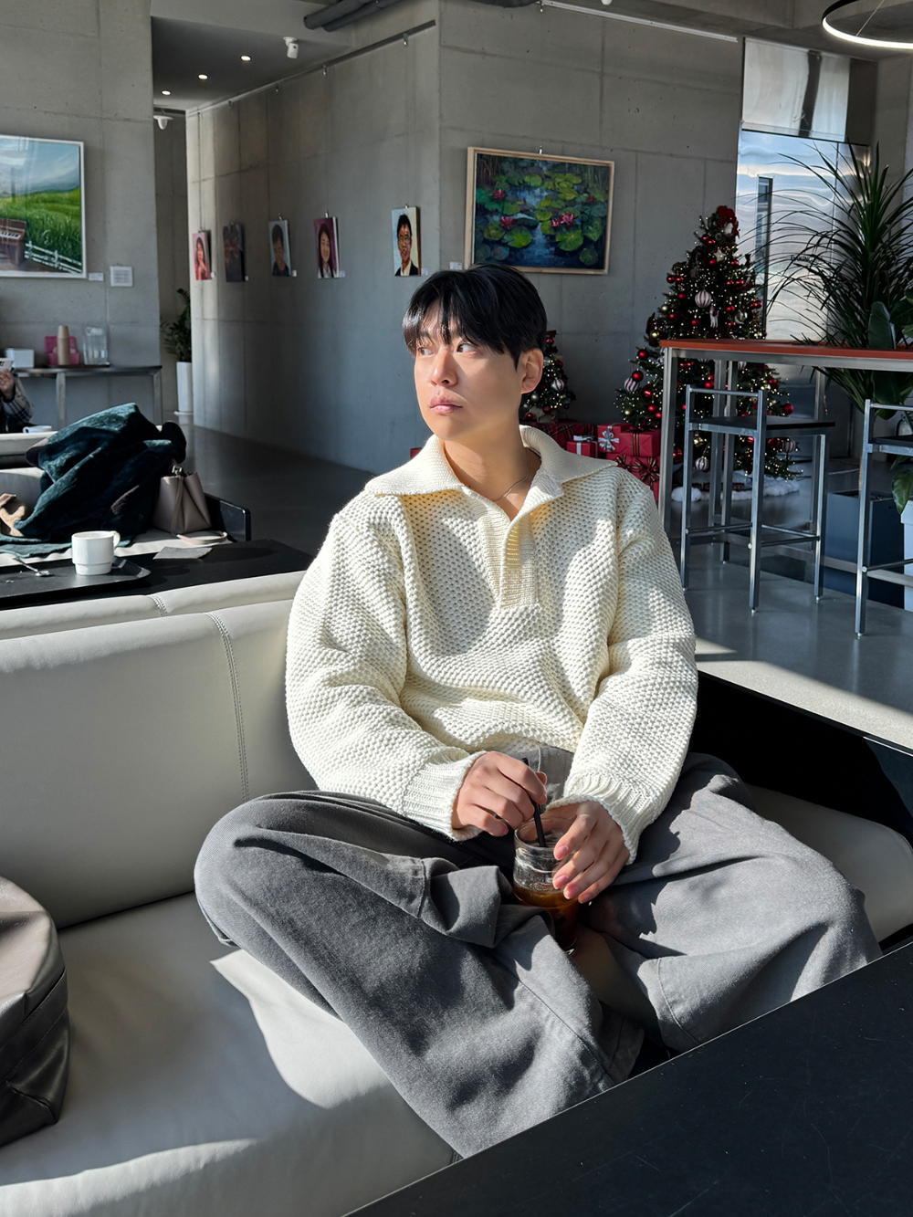 긴팔 티셔츠 모델 착용 이미지-S1L62