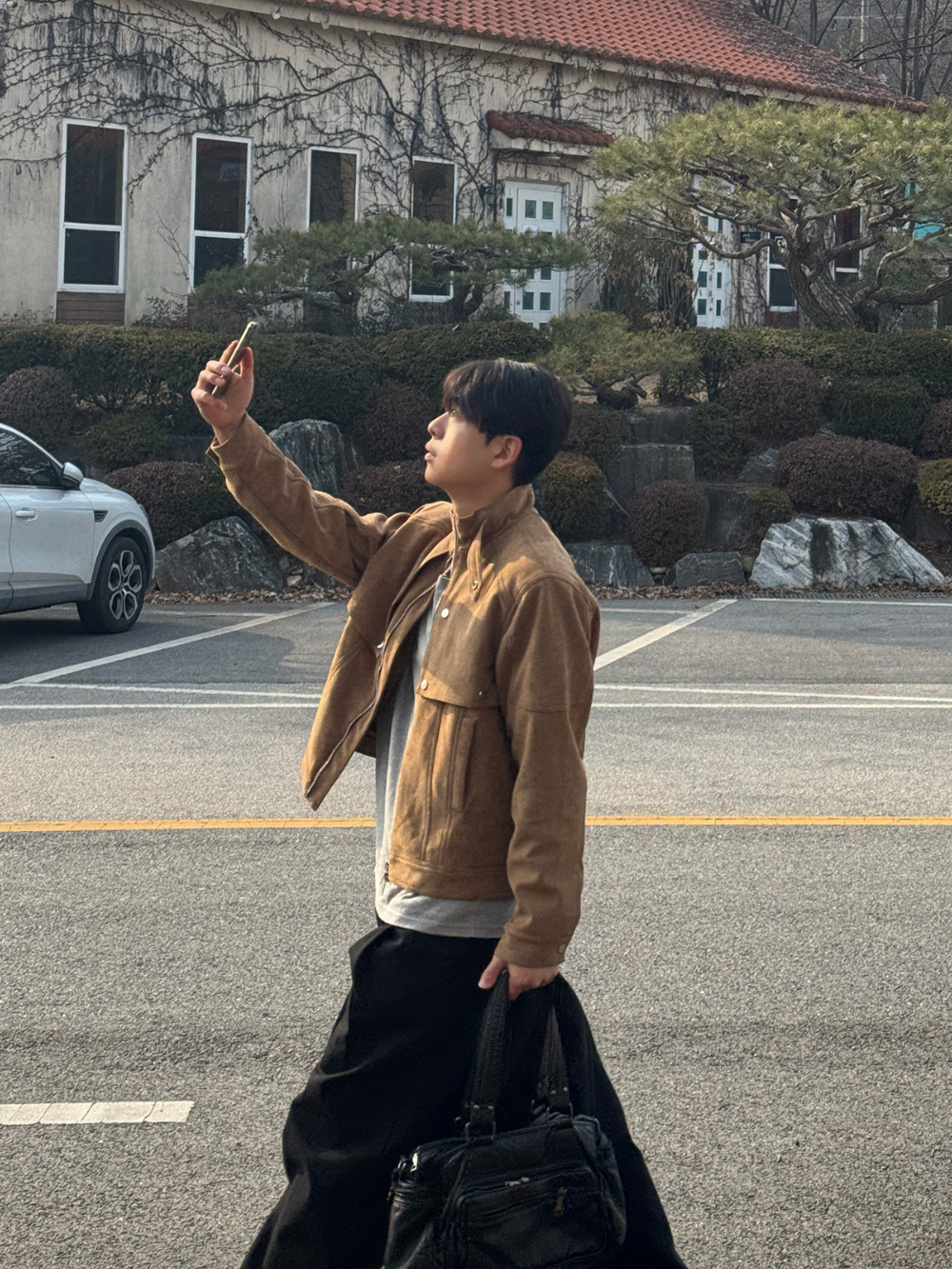 긴팔 티셔츠 모델 착용 이미지-S1L101