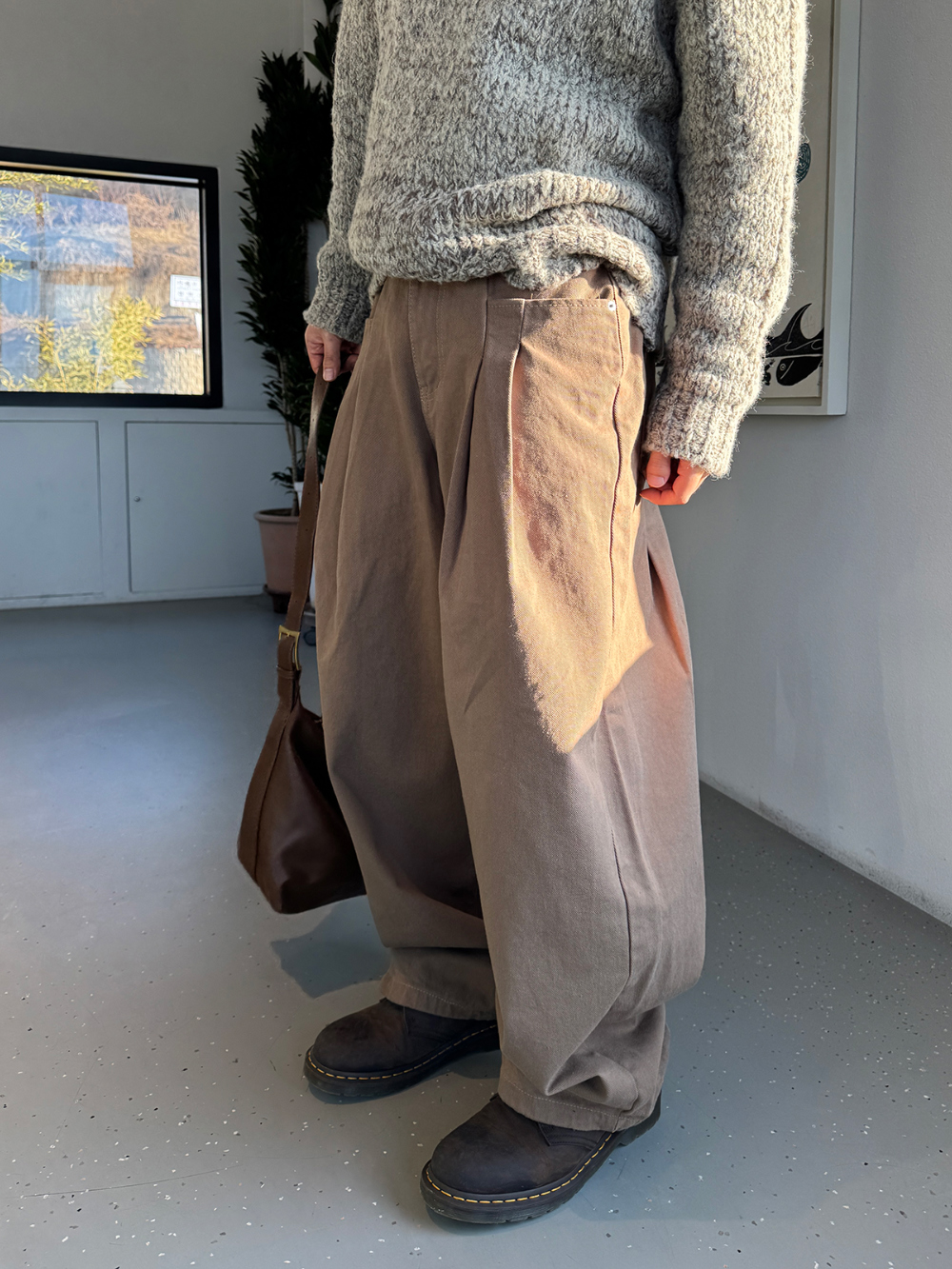 긴팔 티셔츠 모델 착용 이미지-S1L12