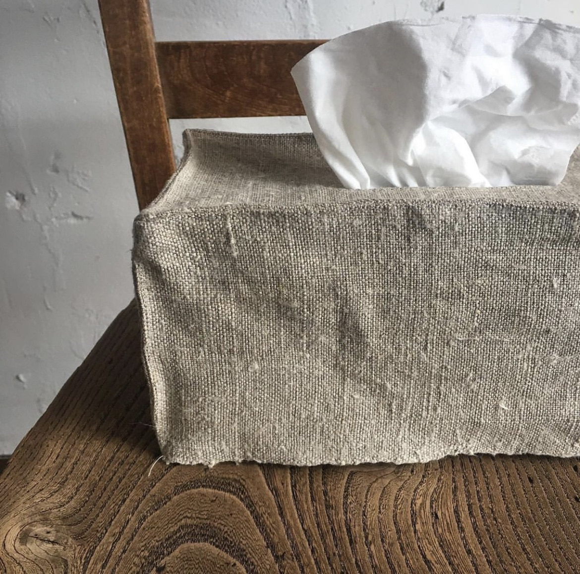 Antique tissue case