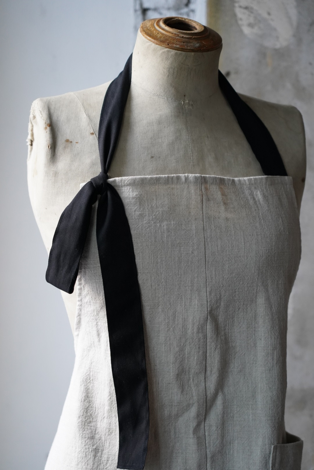 Black ribbon apron
