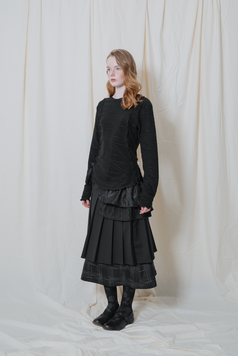 Ruffle Line Long Sleeve Black - 테레루