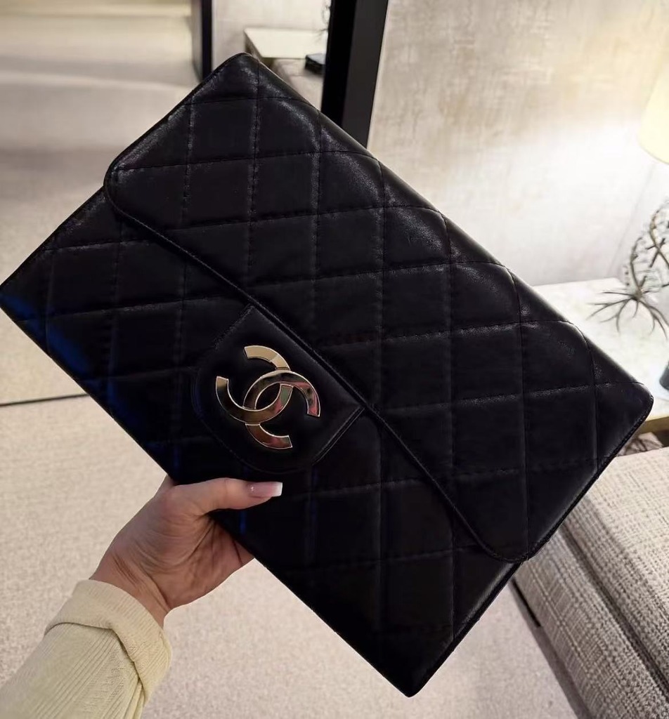 샤넬 CHANEL 라지 사이즈 파우치 AP4944-B22104-94305 - nomelic