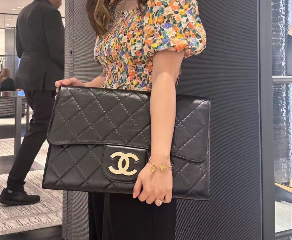 샤넬 CHANEL 라지 사이즈 파우치 AP4944-B22104-94305 - nomelic