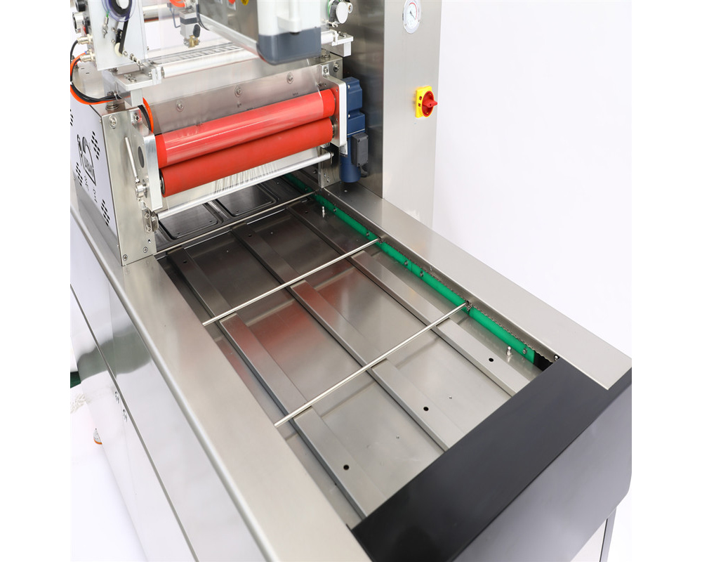 가방 모델 착용 이미지-S36L4