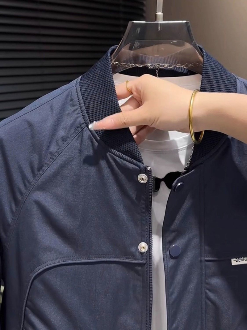 재킷 상품상세 이미지-S2L4