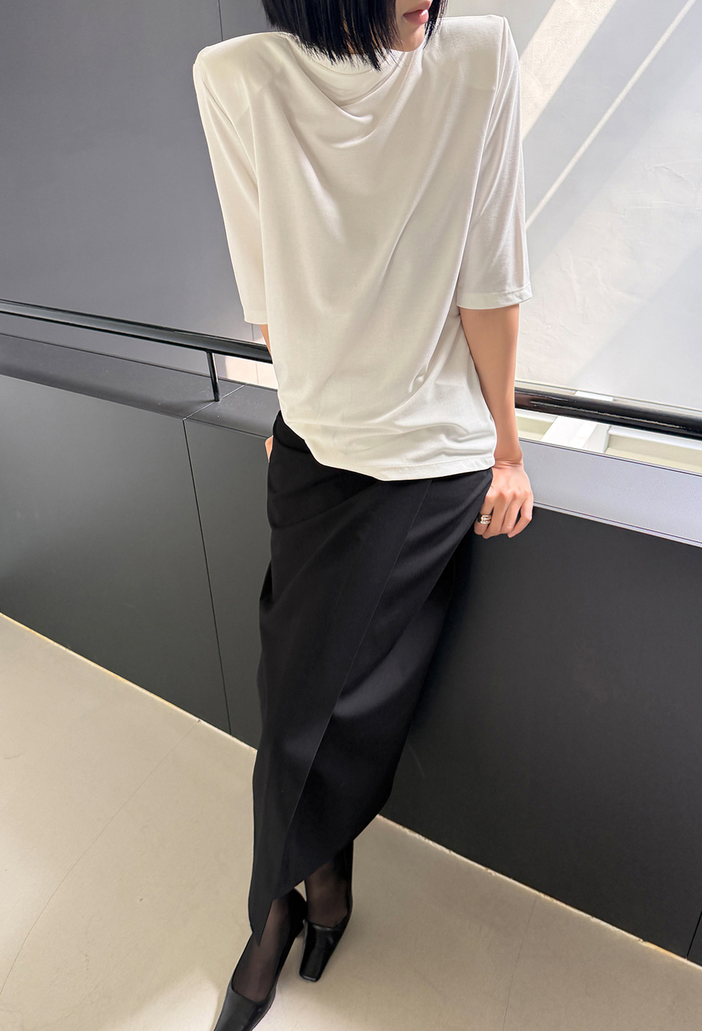 ONE * 하프넥숄더패드티_화이트