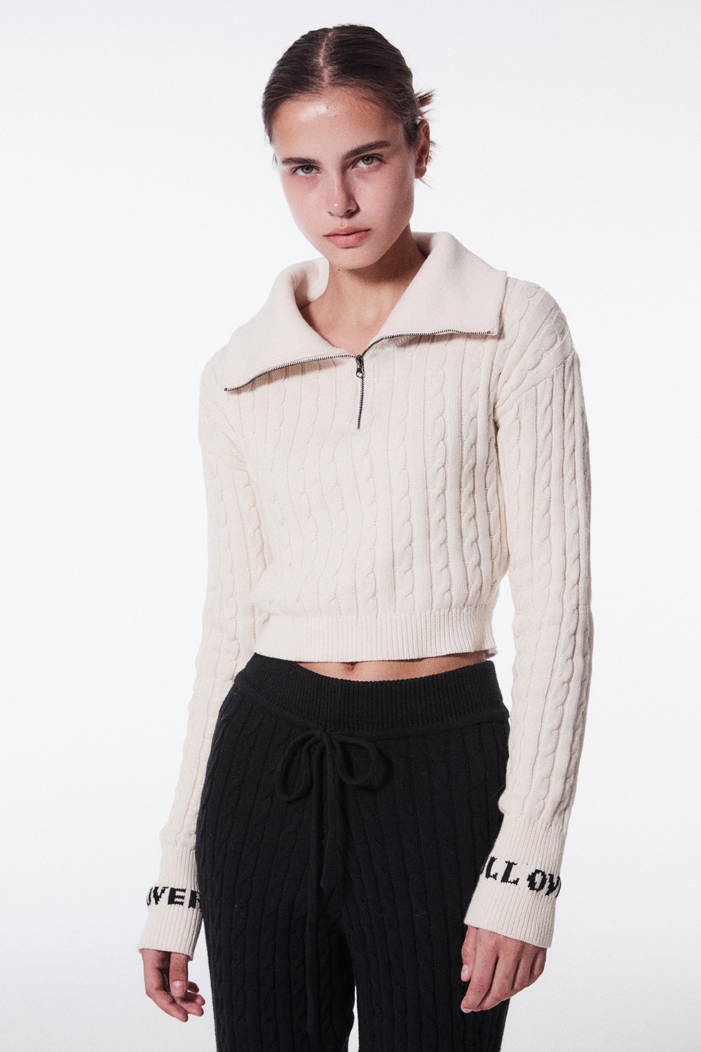 CABLE KNIT HALF ZIP-UP_IVORY