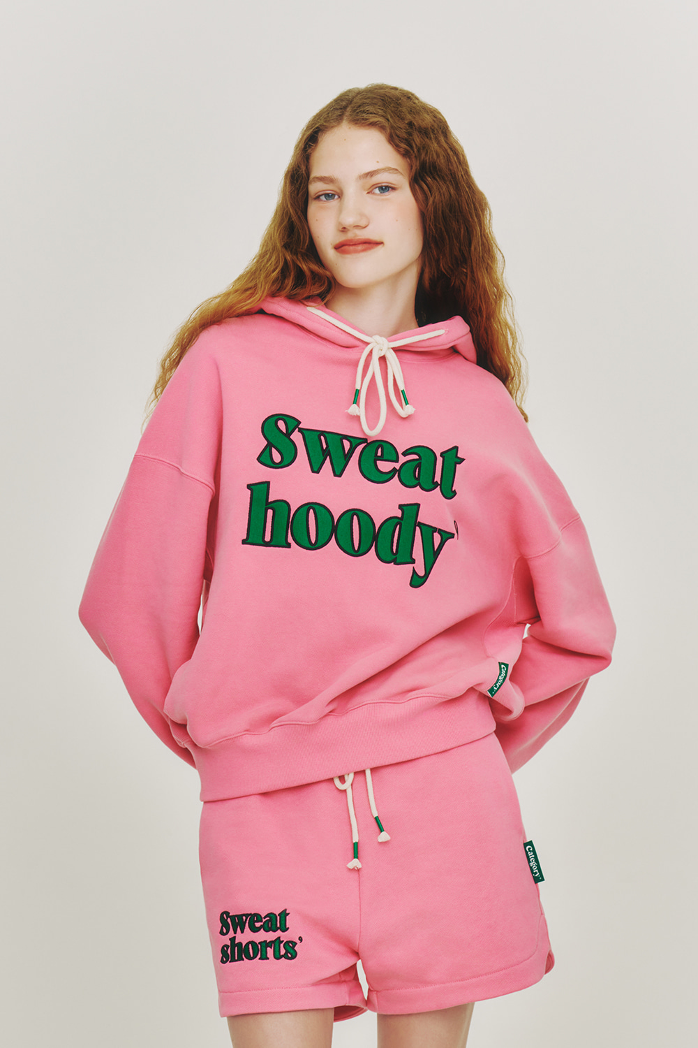 [예약배송_3차 리오더][진지희 착용] SWEAT HOODY_HONEY PINK