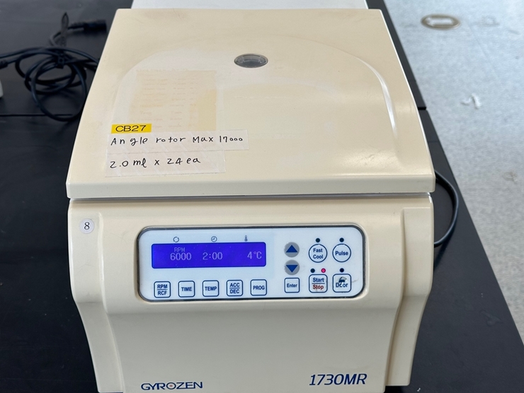 중고 자이로젠 GYROZEN 냉동 원심분리기 1730MR 2.0ml X 24, 17000rpm (CB27)