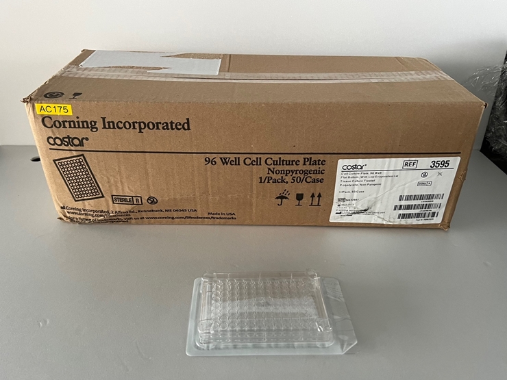 중고 Corning® 96-well Clear Flat Bottom Polystyrene TC-treated Microplate 3595 (AC175)