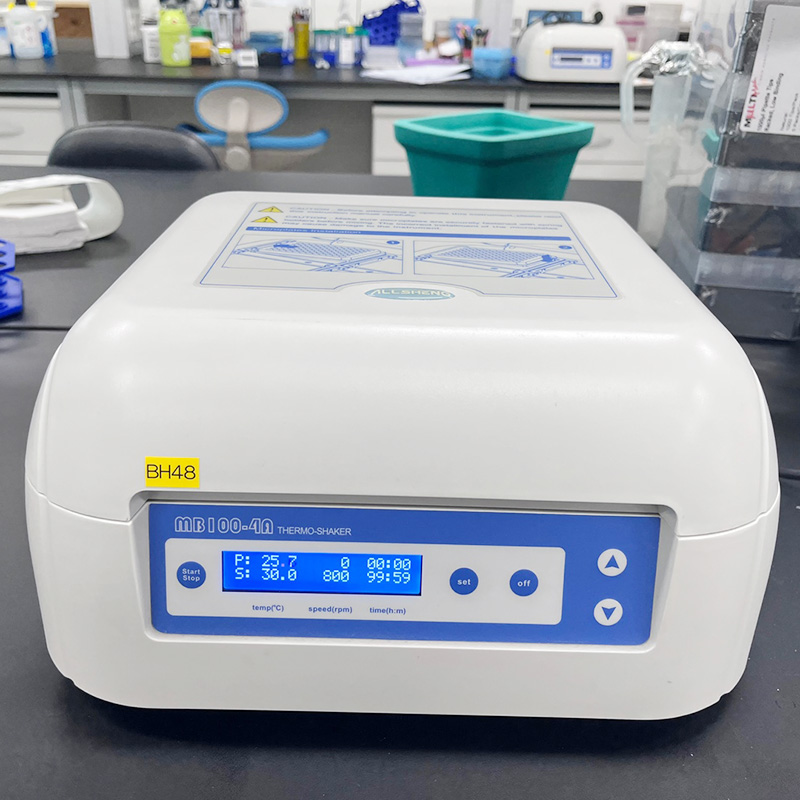 중고 Thermo Shaker MB100-4A 마이크로플레이트 쉐이커 (BH48)