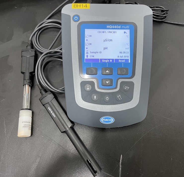 중고 HACH HQ440d 탁상용 듀얼 입력, 다중 항목 계측기 (BH14)