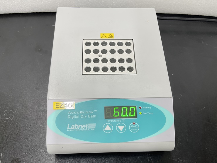 중고 Labnet Accublock Digital Dry Bath D1100 (EZ46) | 바이오컨비젼