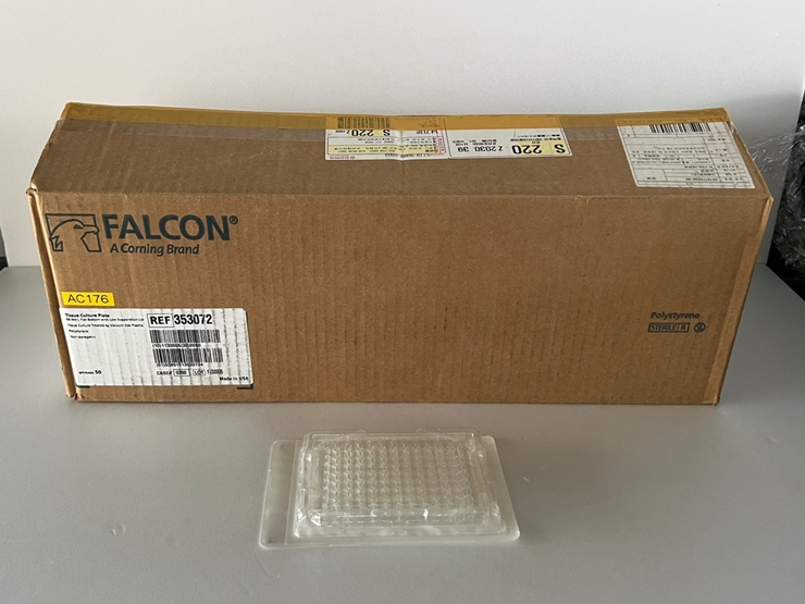 중고 Falcon® 96-well Clear Flat Bottom TC-treated Culture Microplate 353072 (AC176)