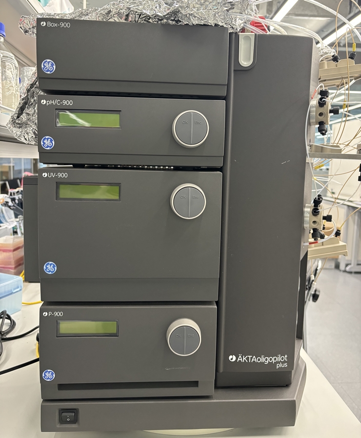 중고 GE AKTAoligopilot Plus FPLC System (KSM77)