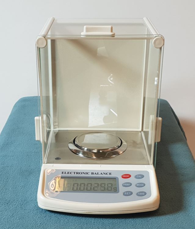 중고 초정밀 저울 Max 50g/180g, d=0.01mg/0.1mg (YE29)