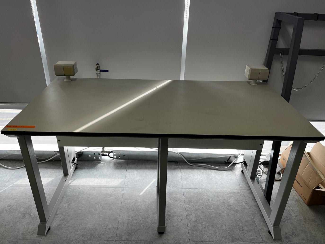 중고 콘센트형 철재 벽면 실험대 1500 (MJ283)