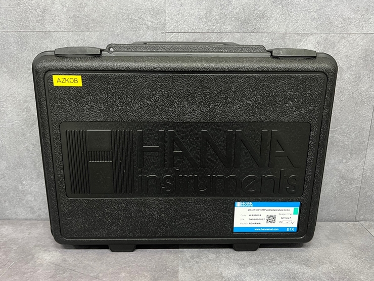 중고 HANNA 방수 휴대용 pH/pH-mV/ORP/온도 측정기 (AZK08)