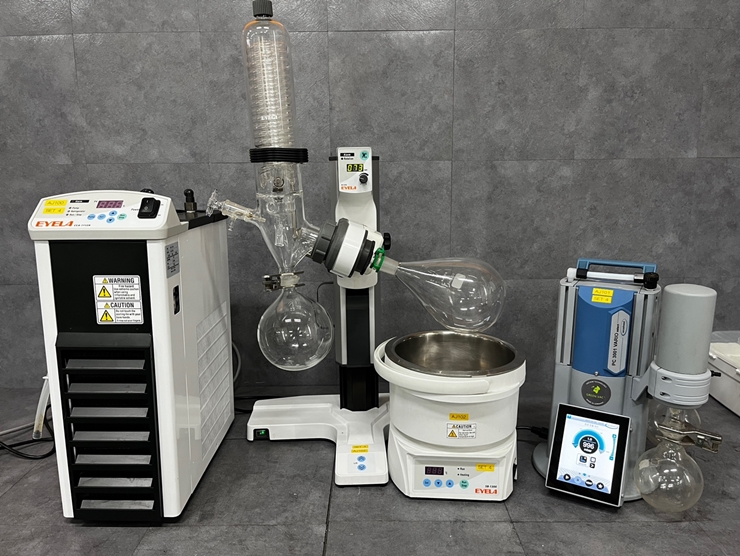 중고 EYELA N-1210B Rotary Evaporator (AJ102) + EYELA CCA-1112A 칠러(AJ100) + PC 3001 VARIO select (AJ101)