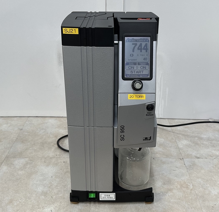 중고 KNF Neuberger SC950 Vacuum Pump System (SJ21)